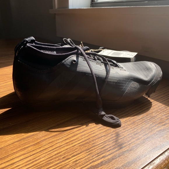 Adidas “the gravel shoe” - Picture 4 of 7